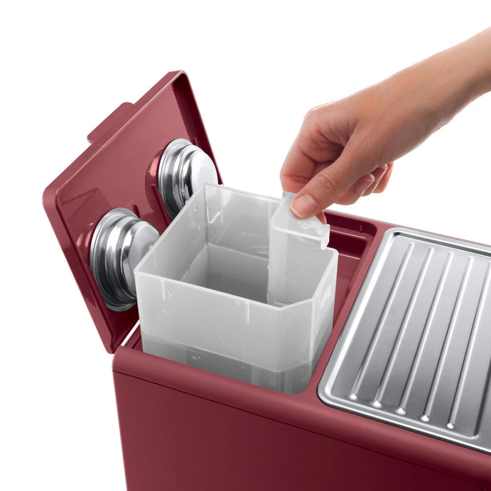 DeLonghi ECP3220R Pump Driven Espresso Machine - Red 6 DeLonghi ECP3220R Pump Driven Espresso Machine - Red - Image 4