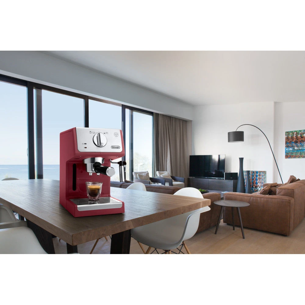DeLonghi ECP3220R Pump Driven Espresso Machine - Red 8 DeLonghi ECP3220R Pump Driven Espresso Machine - Red - Image 6