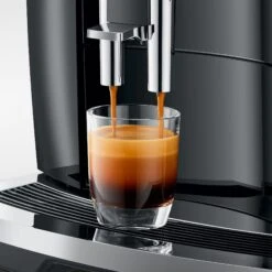 JURA E8 Espresso Machine - Piano Black (NAA) 25 JURA E8 Espresso Machine - Piano Black (NAA) -Crema Coffee Store E8 Piano Black NAA espresso closeup square