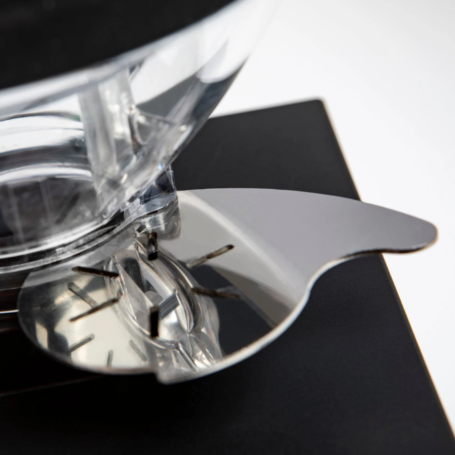 Eureka Oro Mignon Single Dose Grinder - Chrome 9 Eureka Oro Mignon Single Dose Grinder - Chrome - Image 7