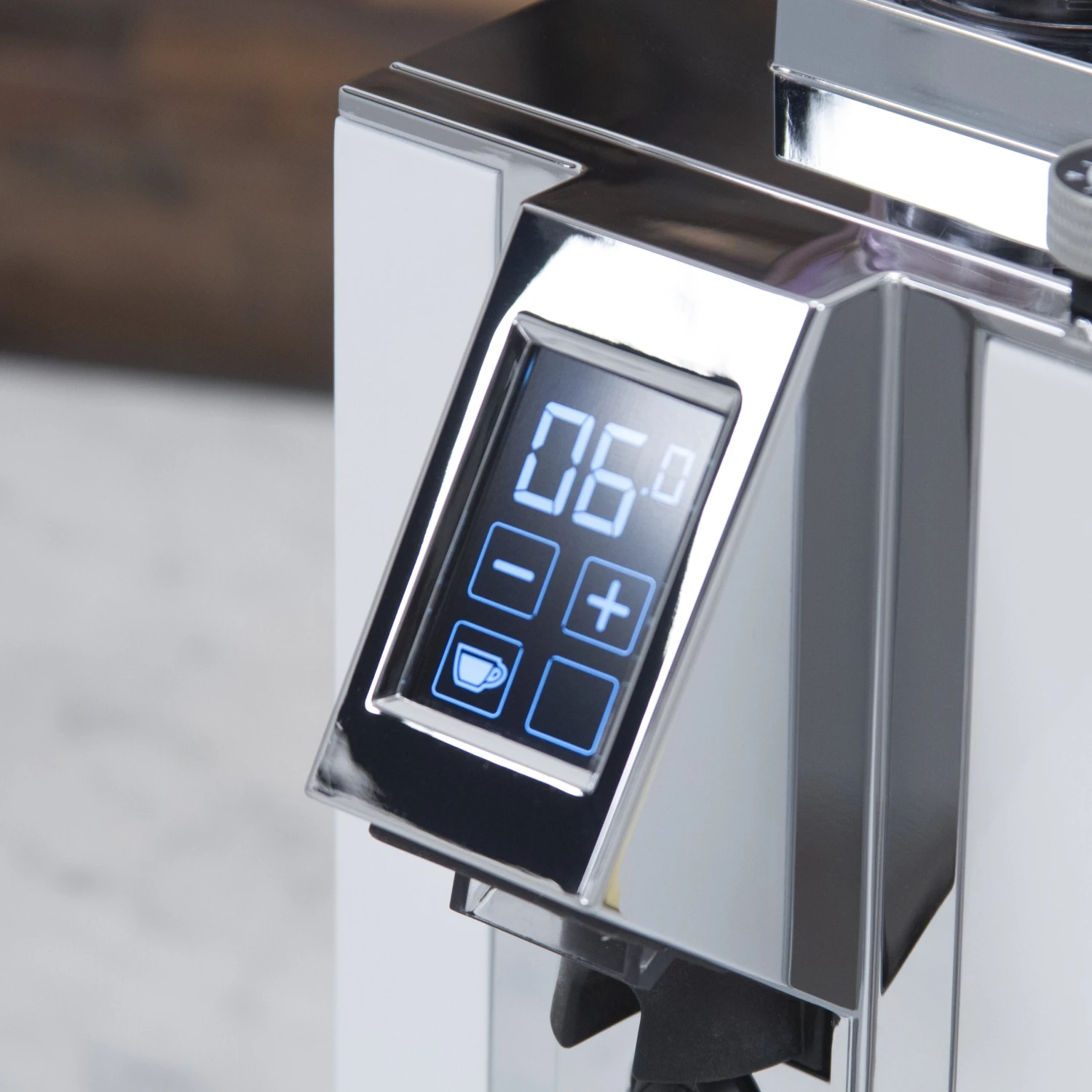 Eureka Mignon Magnifico Coffee Grinder In White 8 Eureka Mignon Magnifico Coffee Grinder In White - Image 7