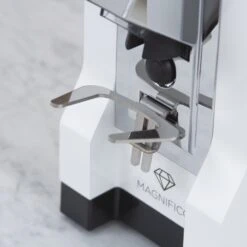 Eureka Mignon Magnifico Coffee Grinder In White 23 Eureka Mignon Magnifico Coffee Grinder In White -Crema Coffee Store IMG 6163