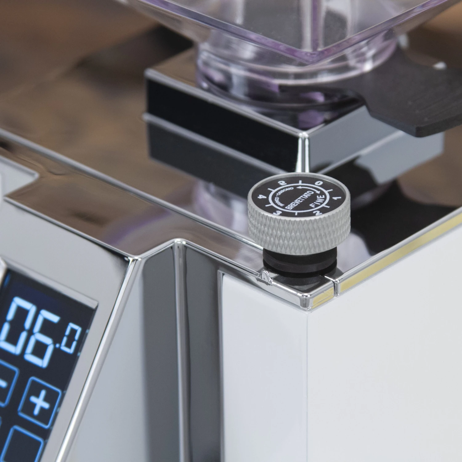 Eureka Mignon Magnifico Coffee Grinder In White 11 Eureka Mignon Magnifico Coffee Grinder In White - Image 10