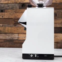 Eureka Mignon Silenzio Espresso Grinder In White 20 Eureka Mignon Silenzio Espresso Grinder In White -Crema Coffee Store IMG 7184
