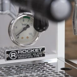 Rocket Espresso Mozzafiato Cronometro V Bianco Espresso Machine With Flow Control -Crema Coffee Store IMG 8252 8a97f283 3b1a 4299 8e64 962aaff84bee