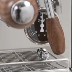 Quick Mill Arnos Espresso Machine - Walnut Accents 33 Quick Mill Arnos Espresso Machine - Walnut Accents -Crema Coffee Store IMG 8317