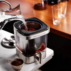 KitchenAid® Cold Brew Coffee Maker - 19 Cup 31 KitchenAid® Cold Brew Coffee Maker - 19 Cup -Crema Coffee Store kitchenaidcoldbrewmakerlifestyle15